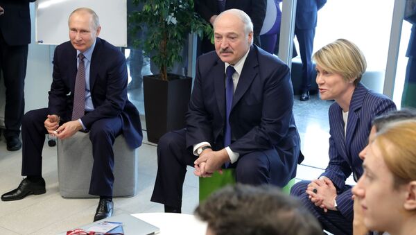 Президент РФ Владимир Путин и президент Беларуси Александр Лукашенко (в центре) - Sputnik Беларусь