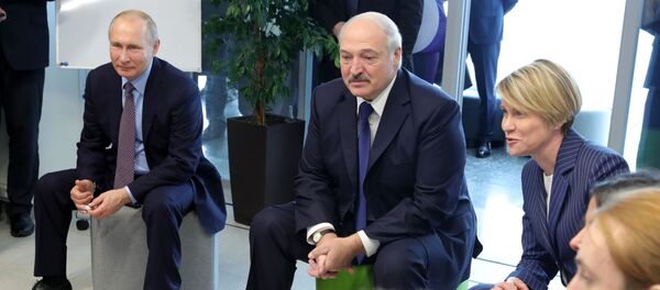 Президент РФ Владимир Путин и президент Беларуси Александр Лукашенко (в центре) - Sputnik Беларусь