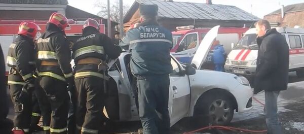 Последствия лобового столкновения такси с троллейбусом в Гомеле – видео - Sputnik Беларусь