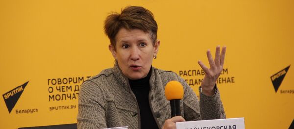 Журналістка партала Р-спорт, алімпійская чэмпіёнка Алена Вайцэхоўская Журналістка партала Р-спорт, алімпійская чэмпіёнка Алена Вайцэхоўская - Sputnik Беларусь