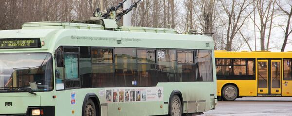 Троллейбус на диспетчерской станции, архивное фото Троллейбус на диспетчерской станции, архивное фото - Sputnik Беларусь