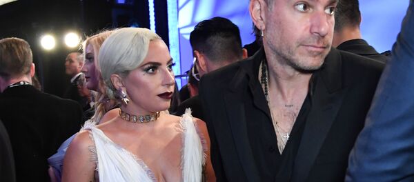 Певица Леди Гага и ее бывший жених Кристиан Карино Певица Леди Гага и ее бывший жених Кристиан Карино - Sputnik Беларусь