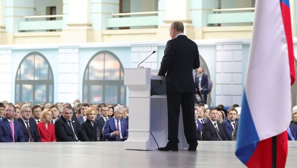 Президент РФ Владимир Путин выступает с ежегодным посланием Федеральному Собранию - Sputnik Беларусь