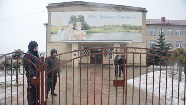 Школа в Столбцах, где произошло убийство - Sputnik Беларусь