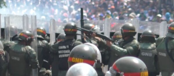 Столкновения на границе Венесуэлы и Колумбии Столкновения на границе Венесуэлы и Колумбии - Sputnik Беларусь