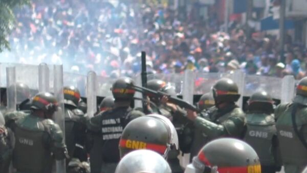 Столкновения на границе Венесуэлы и Колумбии - Sputnik Беларусь