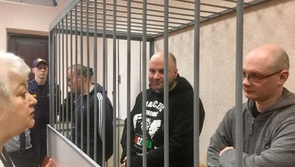 Обвиняемые по делу  о драке футбольных фанатов в суде - Sputnik Беларусь