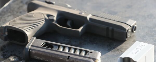 Пистолет Удав и магазин с патронами, архивное фото - Sputnik Беларусь