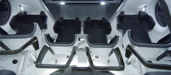 Кабина пилотируемого корабля Crew Dragon, видео - Sputnik Беларусь