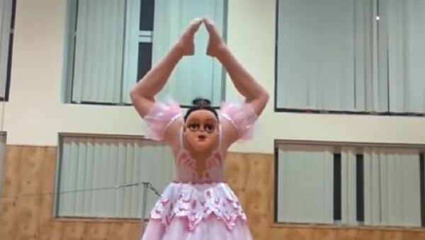 Видеофакт: балерина-акробатка станцевала партию рук ногами - Sputnik Беларусь