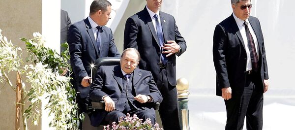 Президент Алжира Абдельазиз Бутефлика (в центре) - Sputnik Беларусь