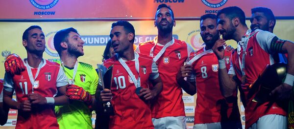 Игроки Браги после матча чемпионата мира по пляжному футболу - Sputnik Беларусь