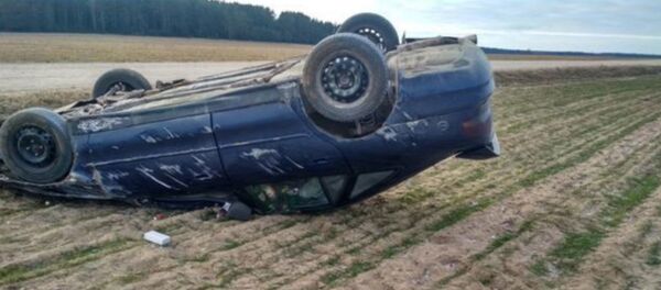 Бесправник на чужой машине перевернулся в Свислочском районе Бесправник на чужой машине перевернулся в Свислочском районе - Sputnik Беларусь