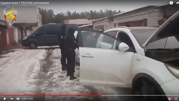 МВД показало видео угона KIA и задержания тех, кто это сделал - Sputnik Беларусь