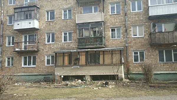 Дом в Гродно, с балкона которого упала женщина - Sputnik Беларусь