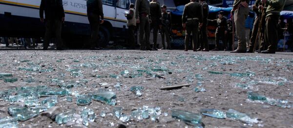 Граната взорвалась на автобусной остановке в Индии Граната взорвалась на автобусной остановке в Индии - Sputnik Беларусь