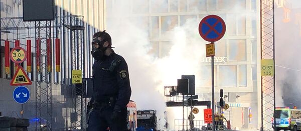 Автобус взорвался в центре Стокгольма Автобус взорвался в центре Стокгольма - Sputnik Беларусь