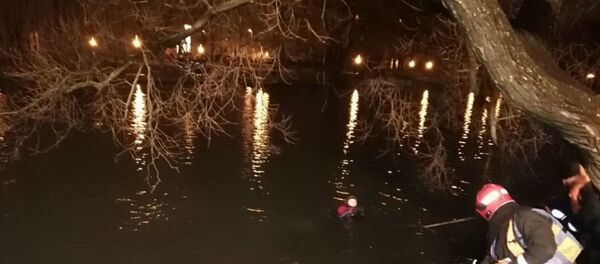 Мужчина утонул в Свислочи в центре Минска - Sputnik Беларусь