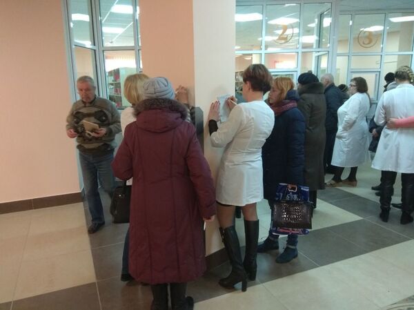 В ручном режиме, или Как начала работу новая витебская поликлиника В ручном режиме, или Как начала работу новая витебская поликлиника - Sputnik Беларусь
