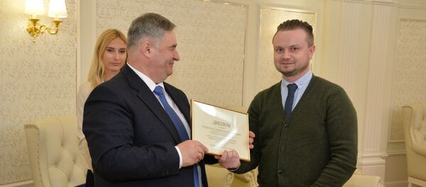 Специальный корреспондент Sputnik Беларусь Станислав Андросик получил диплом в номинации Лучший автор интернет-издания Специальный корреспондент Sputnik Беларусь Станислав Андросик получил диплом в номинации Лучший автор интернет-издания - Sputnik Беларусь