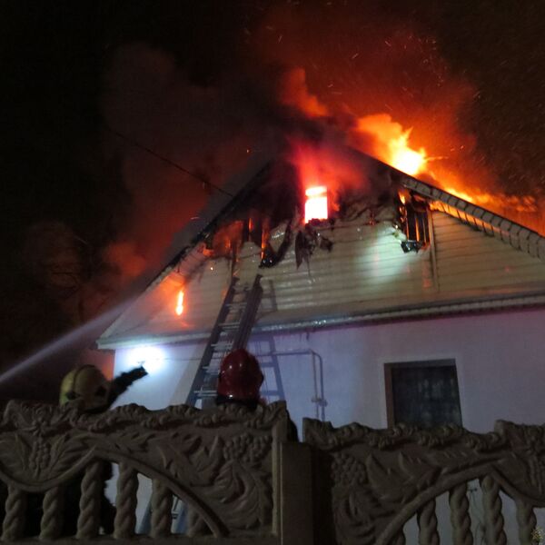 Семья погибла на пожаре в частном доме в Минске - Sputnik Беларусь