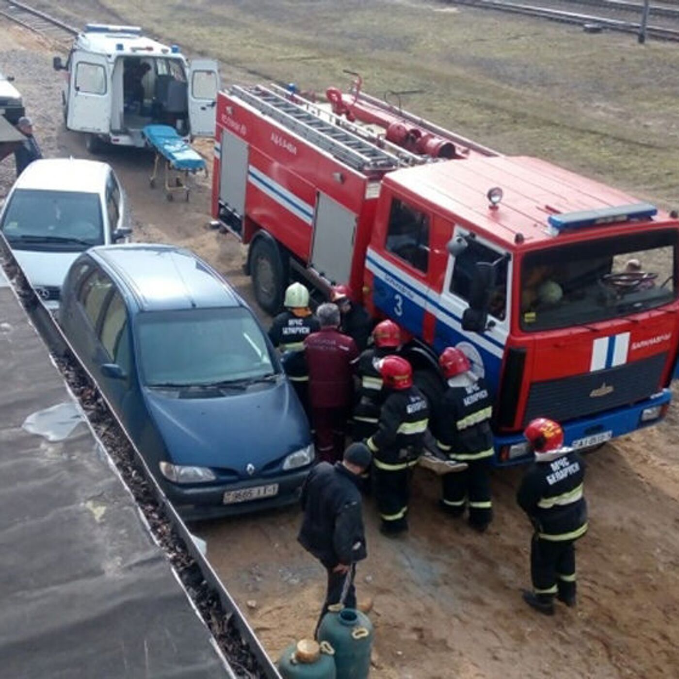 Засыпанный грунтом в Барановичах мужчина получил перелом ноги - 14.03.2019,  Sputnik Беларусь