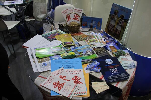 Фотофакт: белорусские индейцы на туристической выставке в Москве - Sputnik Беларусь