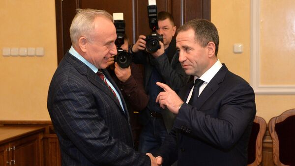 На встрече с губернатором Витебской области Николаем Шерстневым Михаил Бабич отметил, что на российском рынке создаются благоприятные условия для белорусских партнеров - Sputnik Беларусь