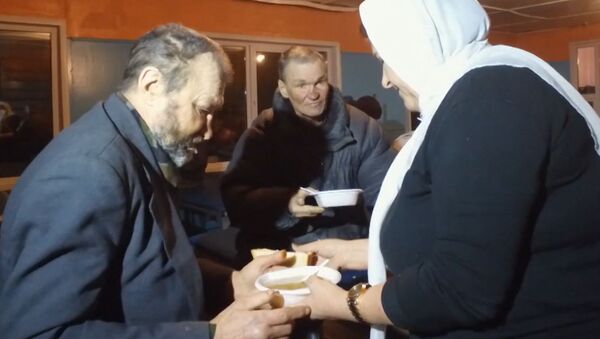 Жительница Казахстана кормит бездомных - Sputnik Беларусь