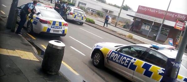 Сотрудники полиции на месте теракта в Новой Зеландии Сотрудники полиции на месте теракта в Новой Зеландии - Sputnik Беларусь