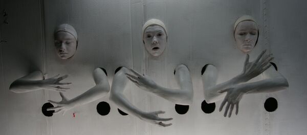 Сцена из спектакля Минского областного театр кукол Батлейка Сестры Грайи режиссера Евгения Корняга - Sputnik Беларусь