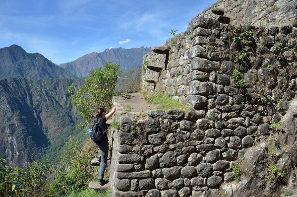 Лестница на горном хребте Уайна-Пикчу в Перу. - Sputnik Беларусь