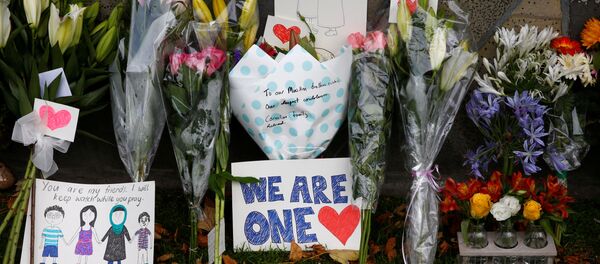 Цветы на месте теракта в Новой Зеландии - Sputnik Беларусь