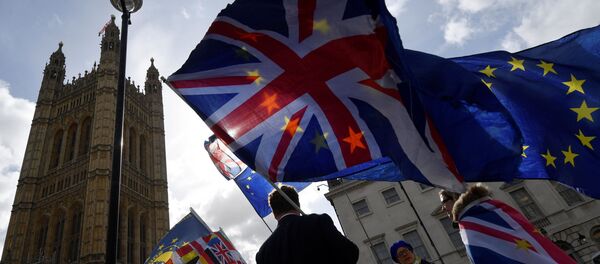 Флаги Великобритании и Евросоюза - Sputnik Беларусь