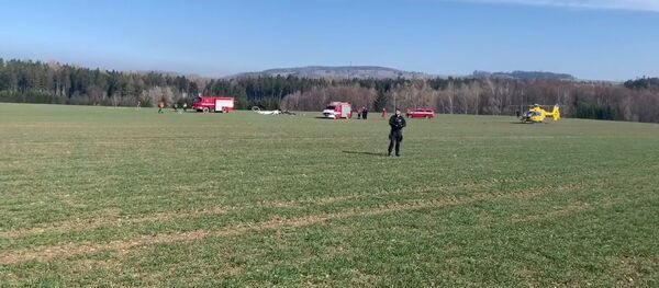 Опубликовано видео с места крушения вертолета в Чехии – двое погибших Опубликовано видео с места крушения вертолета в Чехии – двое погибших - Sputnik Беларусь