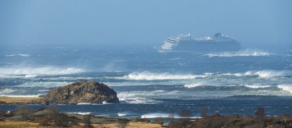 Круизный лайнер застрял у берегов Норвегии - Sputnik Беларусь