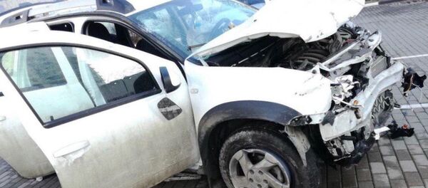 Джип, который  протаранил бетонный забор базы Алмаз в Минске - Sputnik Беларусь