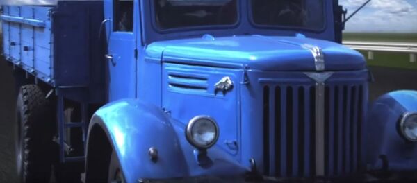 Ад Парыжа да Дакара: МАЗ апублікаваў гімн да 75-годдзя аўтазавода Ад Парыжа да Дакара: МАЗ апублікаваў гімн да 75-годдзя аўтазавода - Sputnik Беларусь