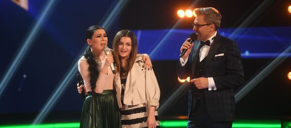 Даша Чернова и Елка на сцене Ты супер! Суперсезон - Sputnik Беларусь