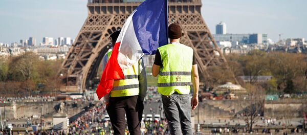 Протесты желтых жилетов в Париже - Sputnik Беларусь