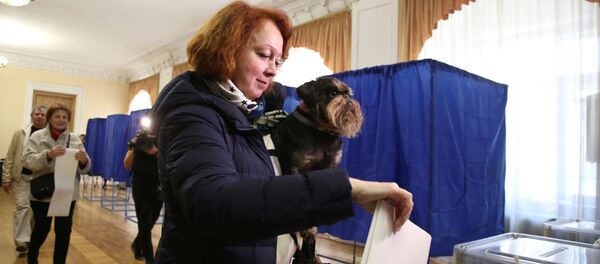 Украинцы голосуют на президентских выборах - Sputnik Беларусь