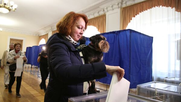 Украинцы голосуют на президентских выборах - Sputnik Беларусь