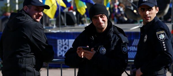 Сотрудники полиции в Киеве - Sputnik Беларусь