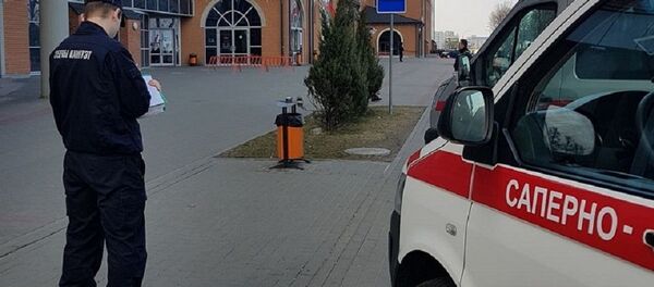 Следователь у ТЦ Замок в Минске - Sputnik Беларусь