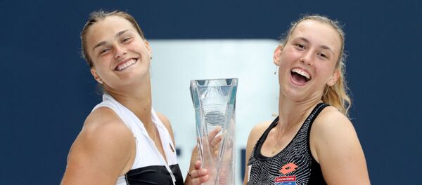 Сонечны дубль: Сабаленка і Мёртэнс выйгралі парны тытул у Маямі Сонечны дубль: Сабаленка і Мёртэнс выйгралі парны тытул у Маямі - Sputnik Беларусь