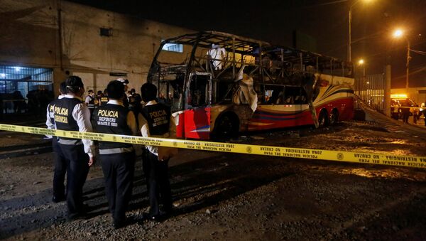 Автобус с людьми сгорел в Перу - Sputnik Беларусь