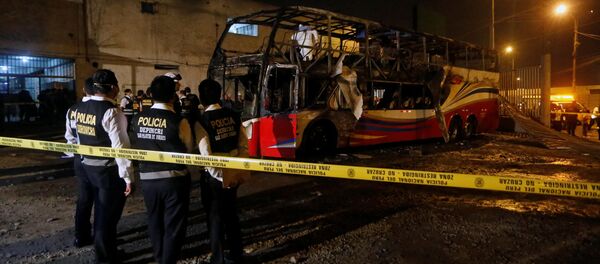 Автобус с людьми сгорел в Перу - Sputnik Беларусь
