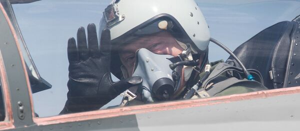 Петр Порошенко в кабине истребителя МиГ-29 - Sputnik Беларусь