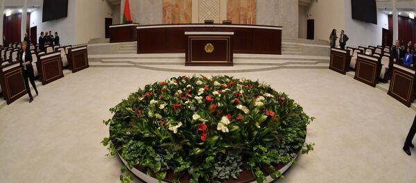 Овальный зал белорусского парламента, архивное фото Овальный зал белорусского парламента, архивное фото - Sputnik Беларусь