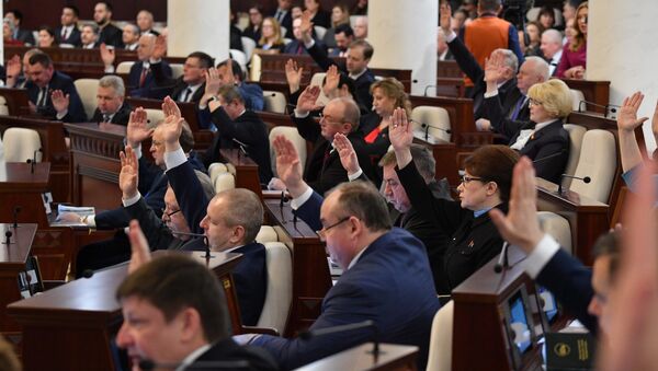 Депутатам в обновленном Овальном зале пришлось голосовать по-старинке - Sputnik Беларусь